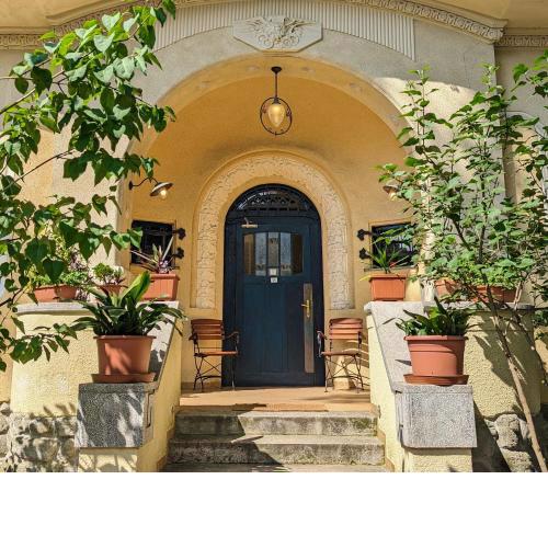 Magyaros-szecessziós Villa
