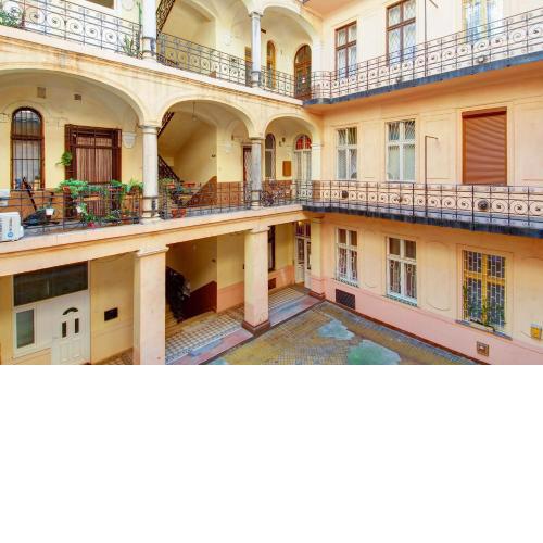 Mandy Apartments