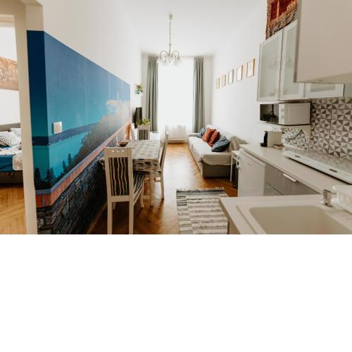 Margaret - Violet 1 bedroom apartment next to each other