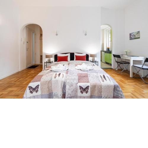 Maria Square Studio