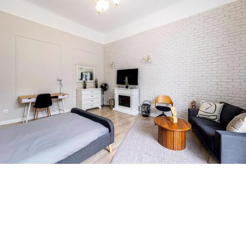 Modern 3 Bedrooms Apartment