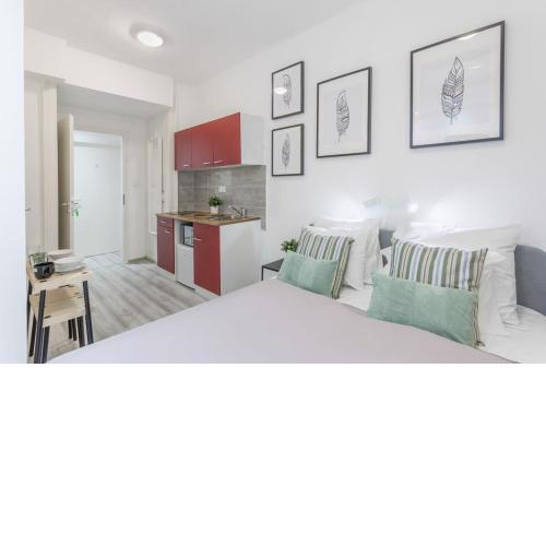 Modern Cozy Studio at the Center