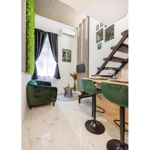 Modern Downtown Oasis