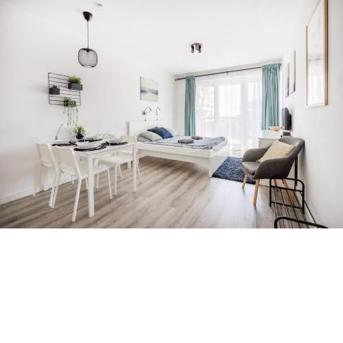 Modern Riverside Apartment with Free Parking