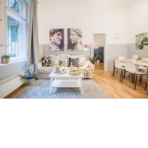 Most Central Budapest Home - 2 min to NewYork Cafe