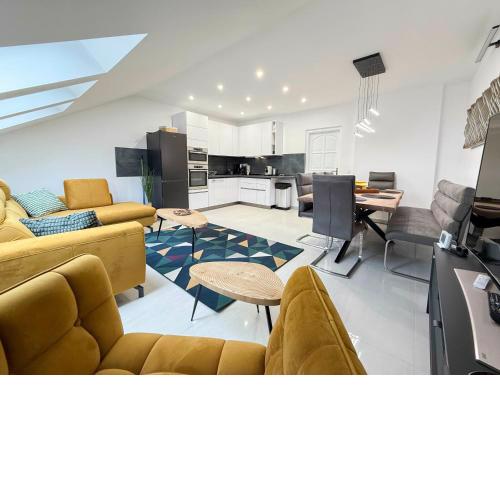 N33 Spacious Luxury 3BR