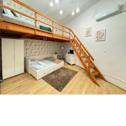 Népszínház apartment with AC