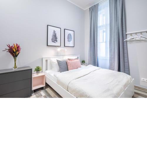NEW - Central and Modern Studio