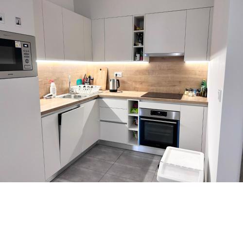 New 2022 Family&Friends Downtown AC 3BR 2BA FREE PARKING big Balcony near Metro&Train Station SELF CHECK-IN Apt