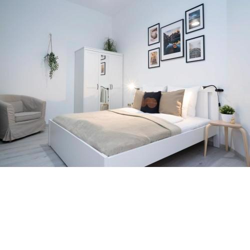 New home at exlusive central location