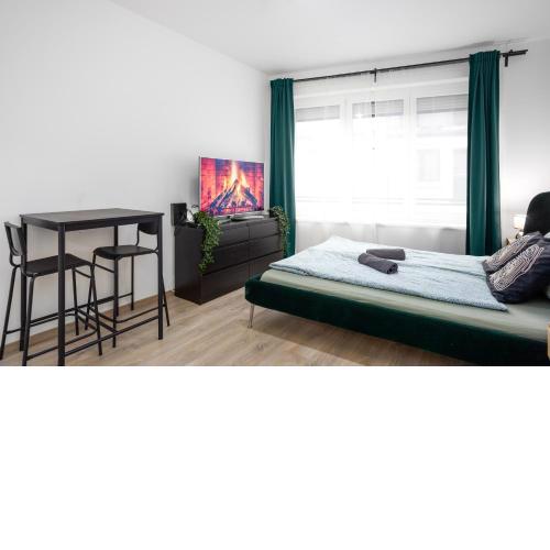 New Tranquil Apartments with FREE PARKING
