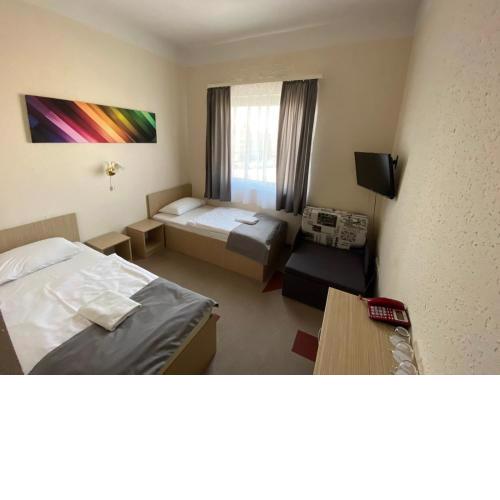 Nice Room & Secure Parking
