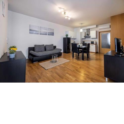 Nice,Sunny,Quiet flat near to Deak Ferenc sqaure