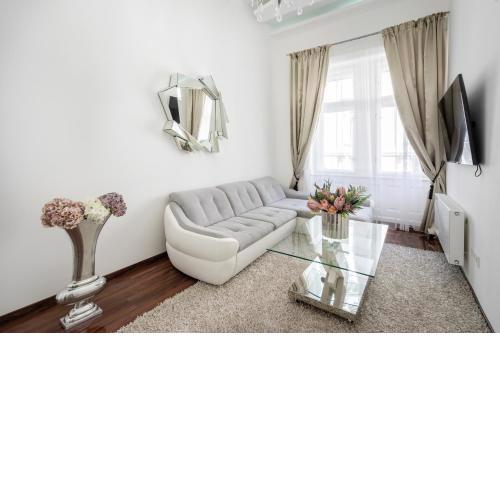 Opera Luxury Apartment with free parking