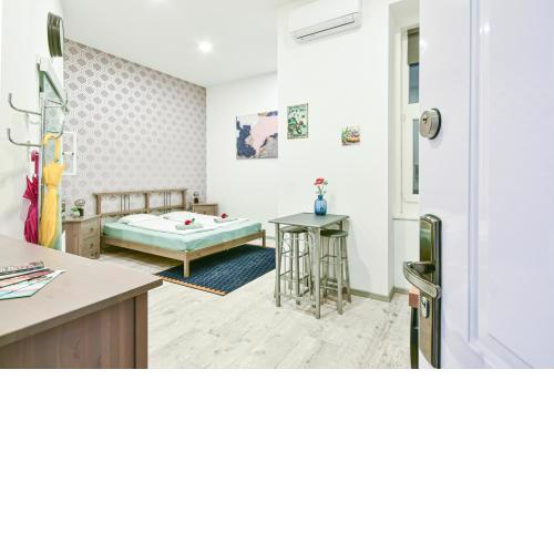 Peaceful Soho Apartment