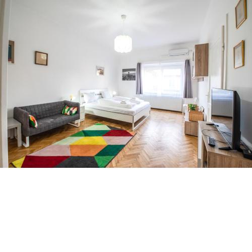 Polygonia Apartment