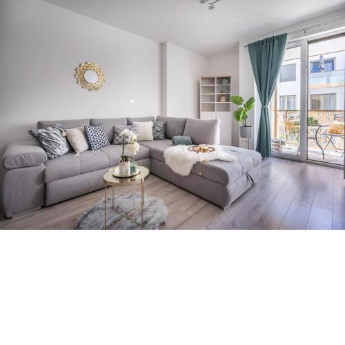 Premier Pest Side Apartment