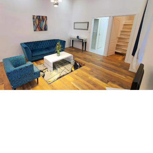 Premium apartment right under Buda castle