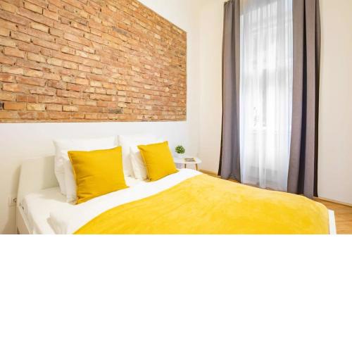 Quiet Comfort - Central Buda