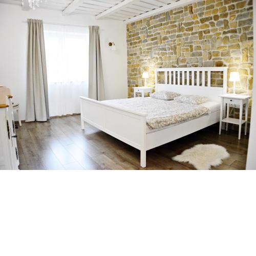 R Cottage Jacuzzival