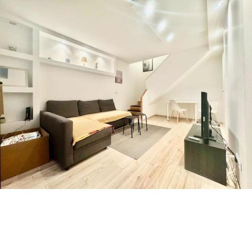 R8 Central 2BR Free Parking