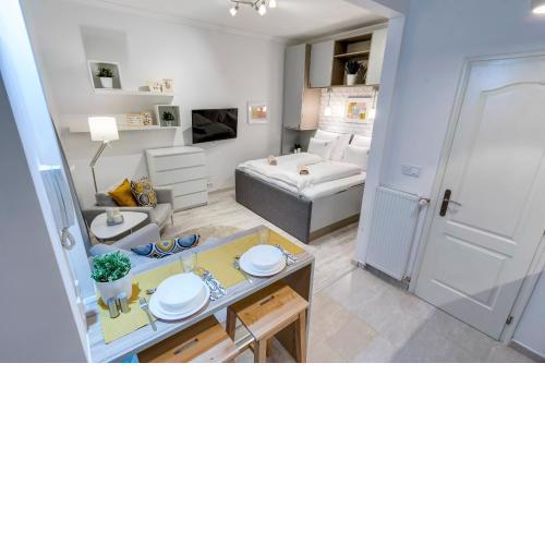Riverside Deluxe Apartment