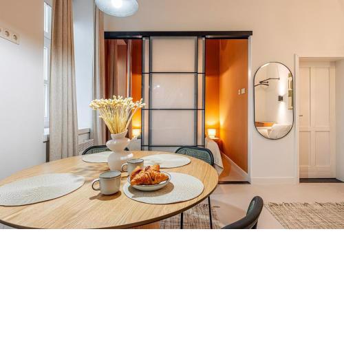Rose Garden Apartment in centre for 4