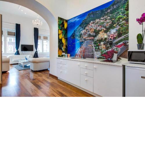 Royale Apartment