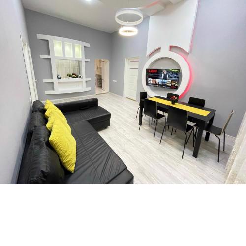 Sapphire Apartment - 5 rooms, 2 bathrooms