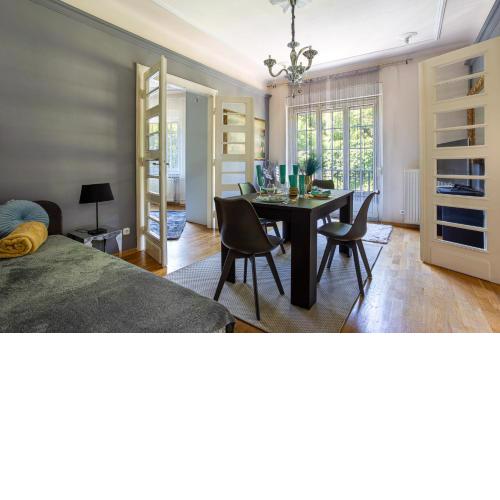 Serpentine Apartments at Buda Castle