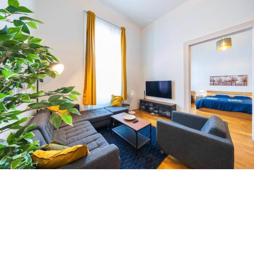 Shining bright two bedroom apt next to Andrassy ave