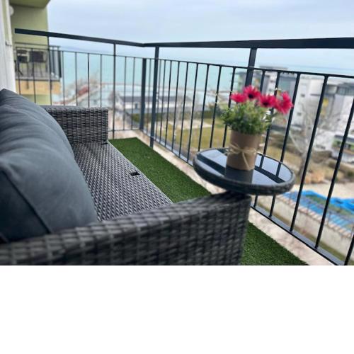 Silver Apartman