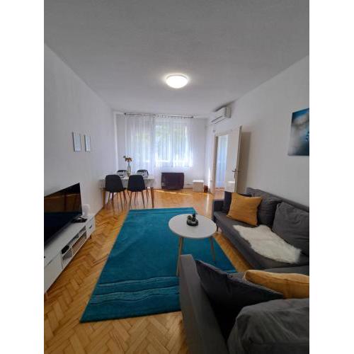 Sophia Apartment Buda by the Danube with AC