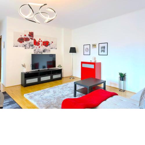Spacious 3-bedroom with Balcony & Free Parking