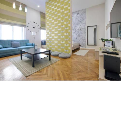 Standard Apartment by Hi5 - Bright central place (269)