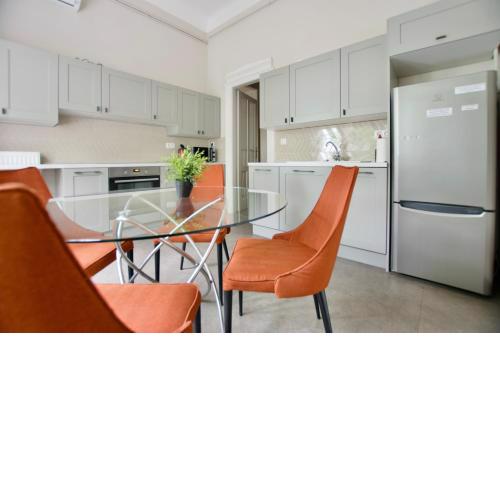 Standard Apartment by Hi5 - Kecskemeti street suite