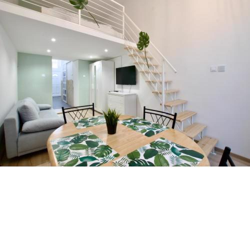 Standard Apartment by Hi5- Downtown Jungle Apartment