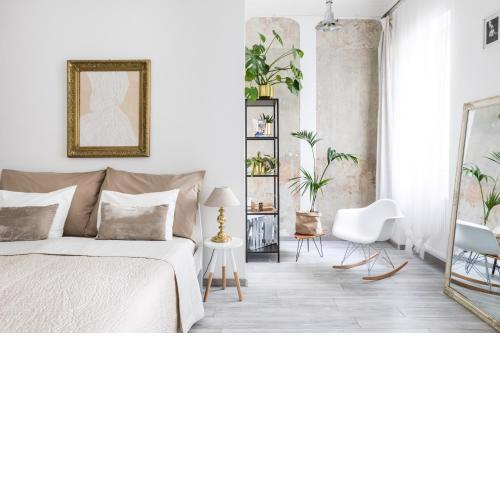 STYLISH APARTMENT IN THE HEART OF THE CENTER with Air Conditioner