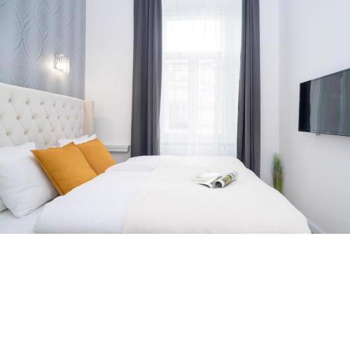 Stylish large apartment at super central location