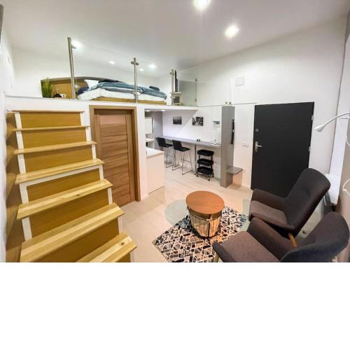 Stylish quiet central home w cheap parking closeby
