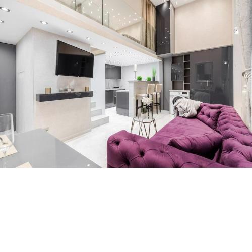 Stylish two-bedroom suite in the center