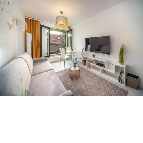 Sunbeam Crest Apartment