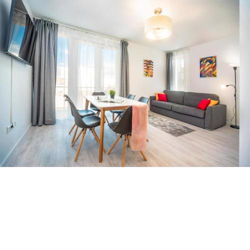 Sunlit Heaven 2-BDR Apartments