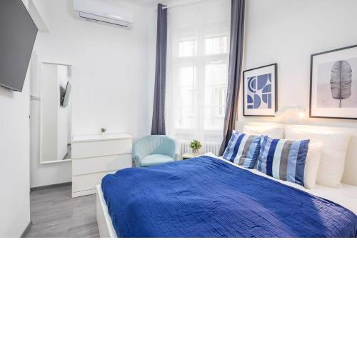 Super Central Mini Studio