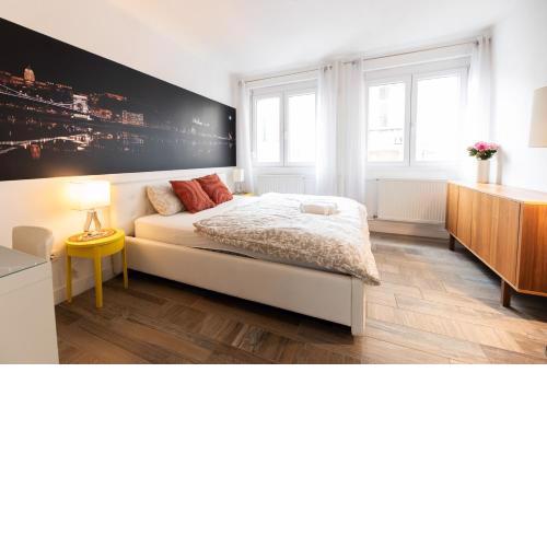 Superb Location & Chic Suite w' 2Bedroom