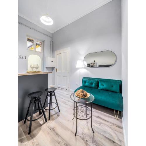 Synagogue 1 Bedroom Apartment S161