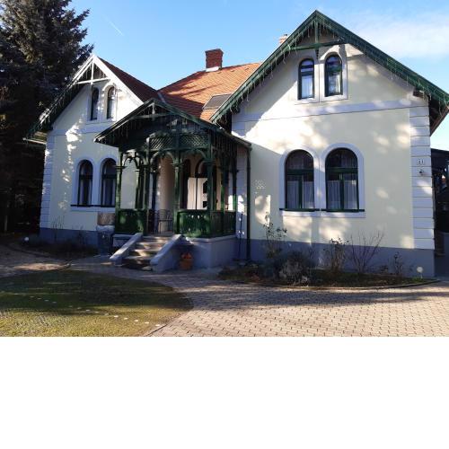 Szalay Villa