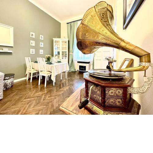 The Spot with Green Chair - cozy space near Danube