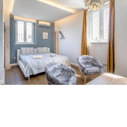 Top of the city Apartment with AC