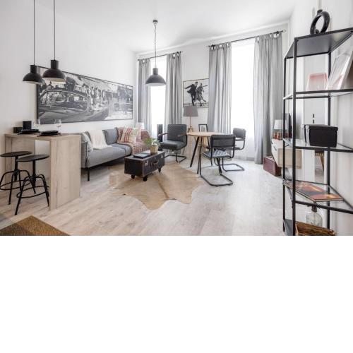Two-bedroom apartment next to Music Academy